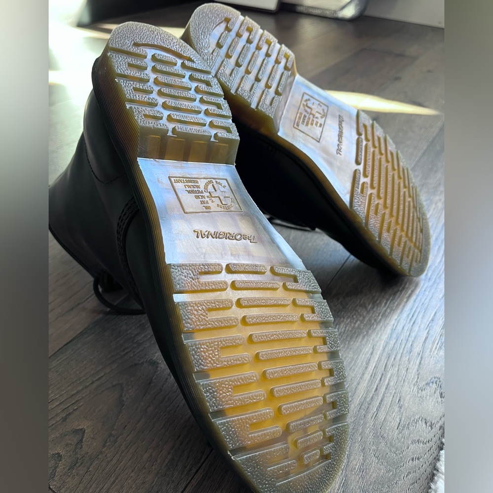 Dr. Martens 1460 Smooth Leather Boots Black Size 11 Men / 12 Women - Picture 3 of 12